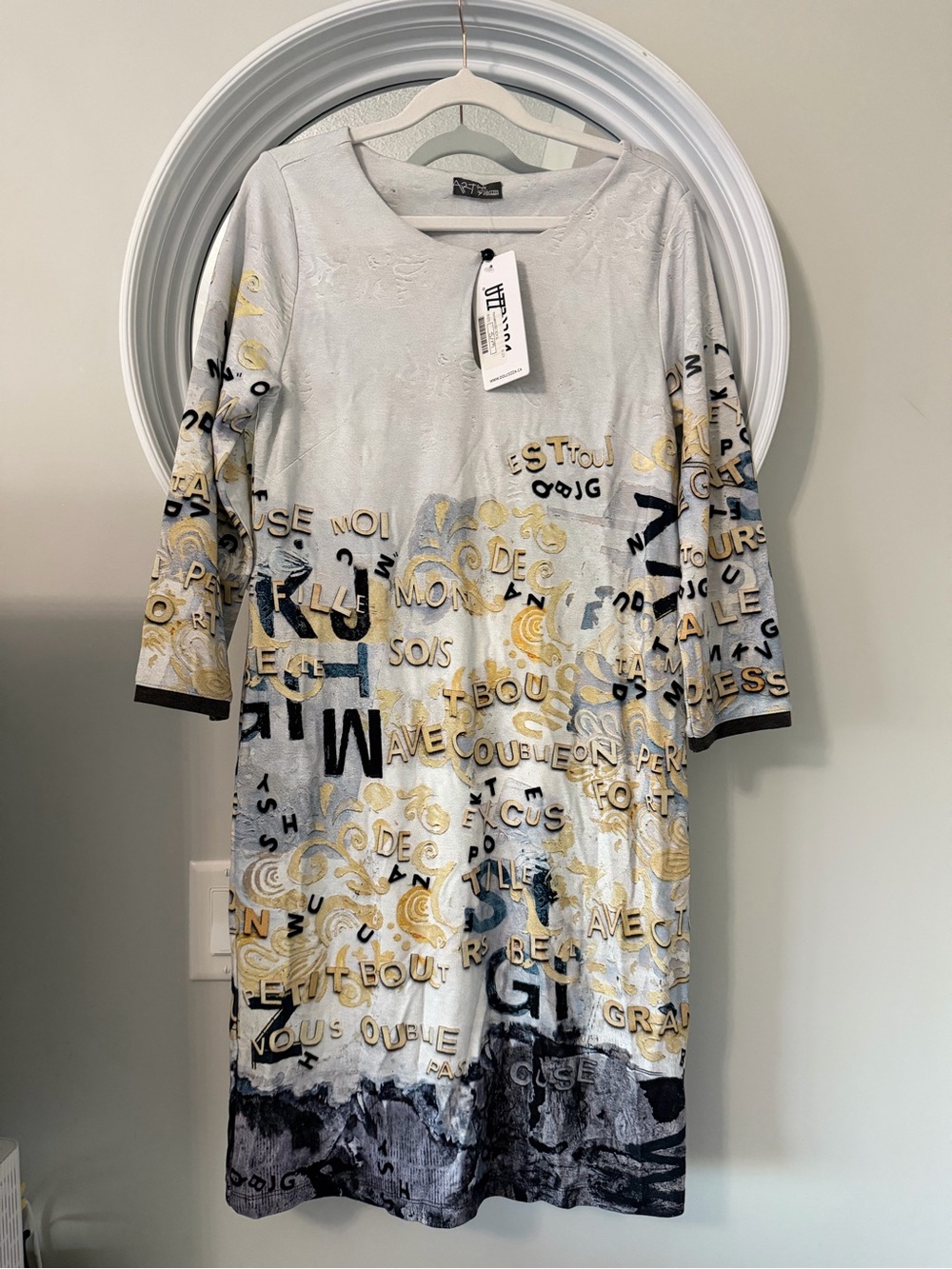 NWT Dolcezza Artissimo Typography Abstract Shift Dress 3/4 Sleeve